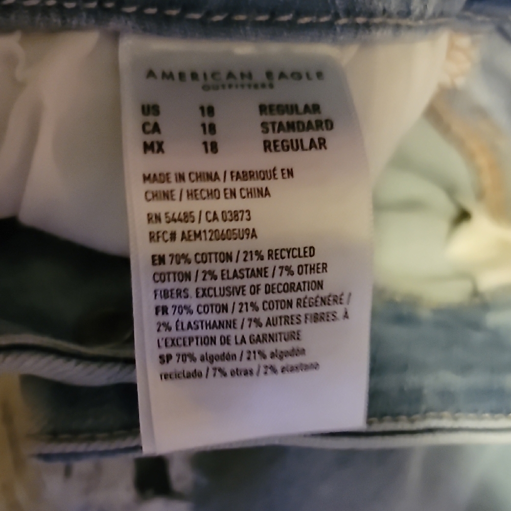 American Eagle Outfitters Light Blue Ripped Curvy High Rise Jegging Sz: 18 NWT - Picture 6 of 6